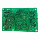 Placa de circuito verde sobre blanco.webp