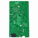 Placa PCB verde con advertencias de alta tensión.webp