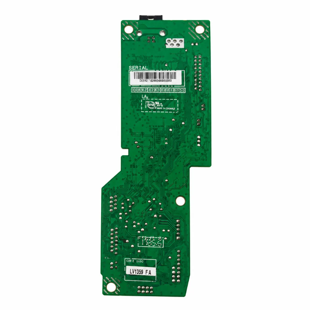 Placa de circuito verde con etiquetas.webp