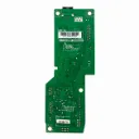 Placa de circuito verde con etiquetas.webp