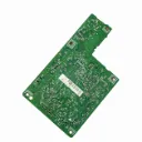 Placa PCB verde con etiqueta central.webp